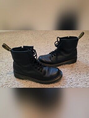 Dr. Martens 1460J Youth Softy T Leather Lace Up Boots Size 4